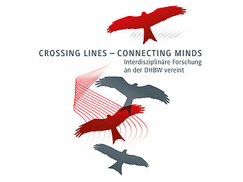 Weißes Bild mit 4 Vogelsilhouetten in rot und grau, die nach oben fliegen, immer wieder überqueren sie dabei Linien im Hintergrund. Dazu der Schriftzug zum Event-Motto Crossing Lines - Connecting Minds. 