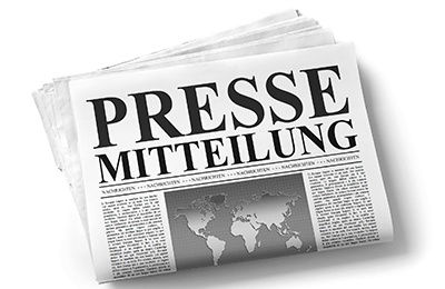 News der DHBW Mannheim Zeitungsstapel mit Schlagzeile "Pressemitteilung"