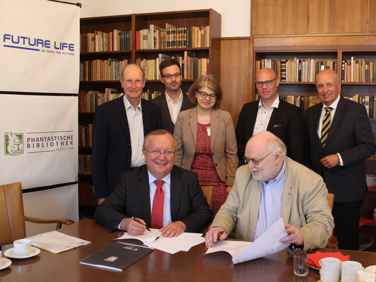 Unterzeichnung der Kooperation der DHBW Mannheim und der Phantastische Bibliothek Wetzlar